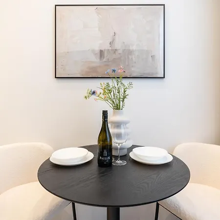E22 - Boutique Apartments, Location By Bqa Apartament