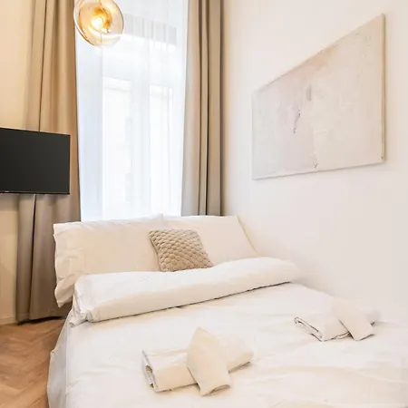 Apartament E22 - Boutique Apartments, Location By Bqa